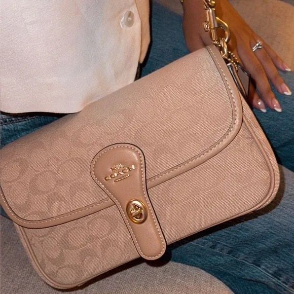 Hadley Shoulder Bag With Signature Canvas - Picture 2 of 9